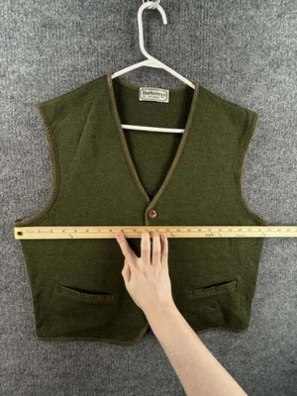 Burberry 5 Vest Green Mens V-Neck Sleeveless Solid Sweater Knit Adult Fashion